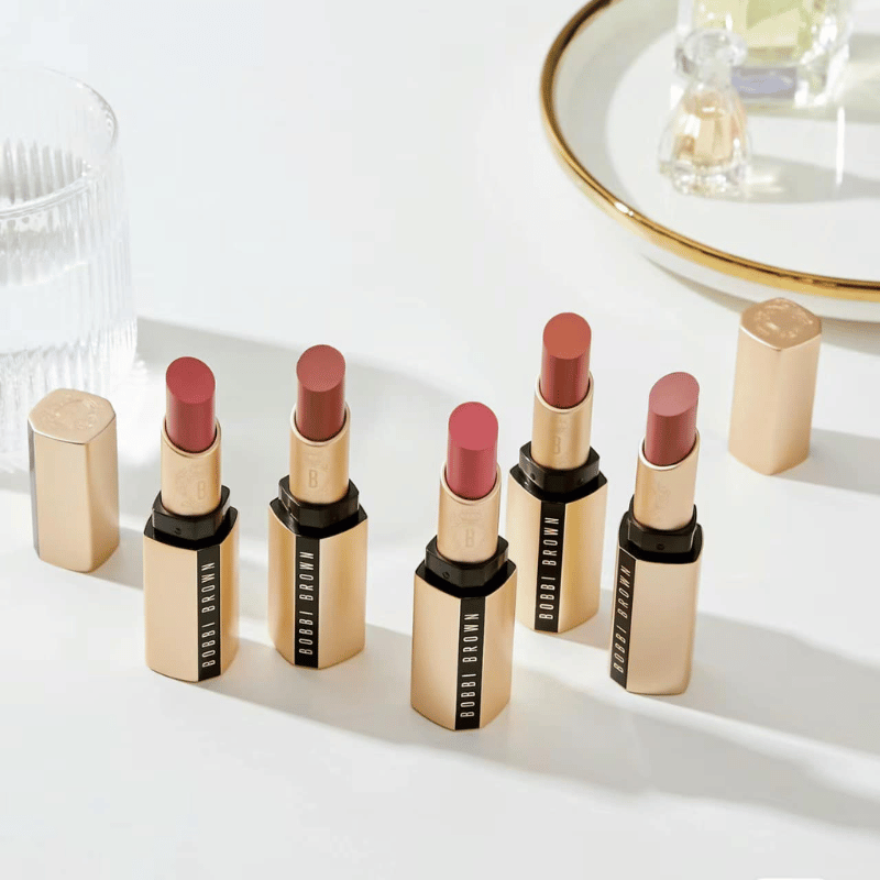 Bobbi Brown Luxe Matte mang lại một đôi môi hoàn hảo đúng chuẩn “lì như nhung”